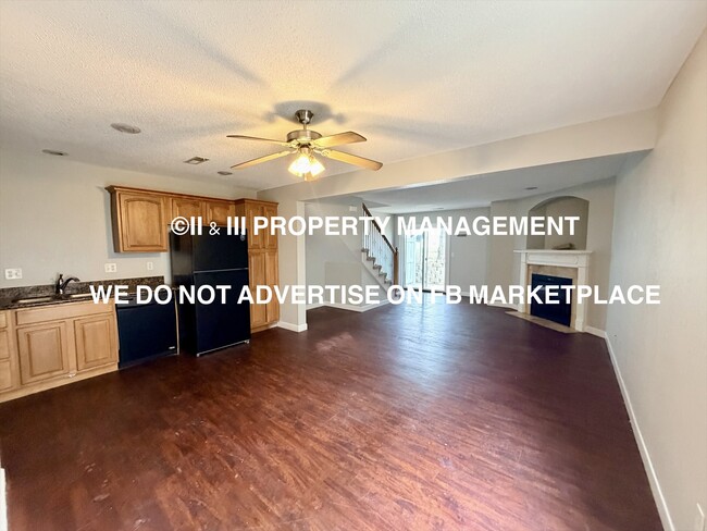 Photo - 921 SW Peach Tree Ln