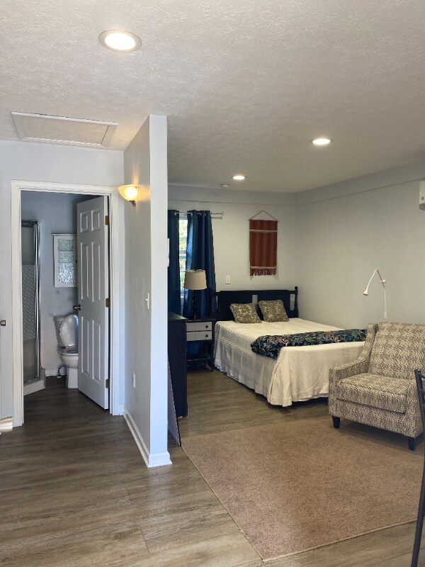 Photo - 1421 N Main St Unidad 6