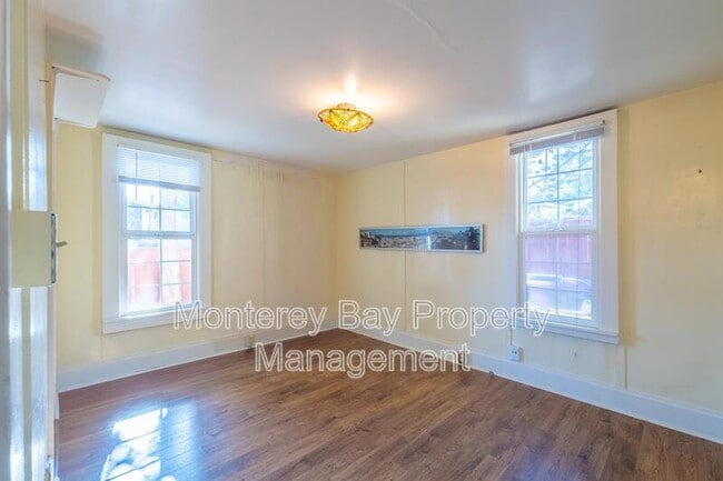 Photo - 461 Reeside Ave