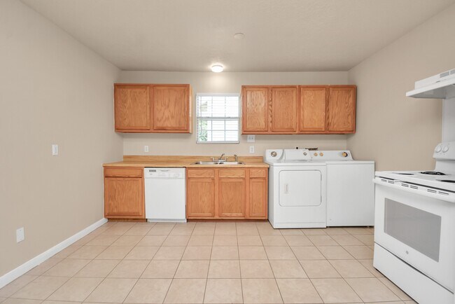 Photo - 500 W Pitts Ave Unidad 204