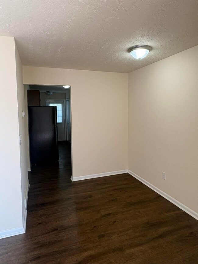 Photo - 1617 McIntosh St