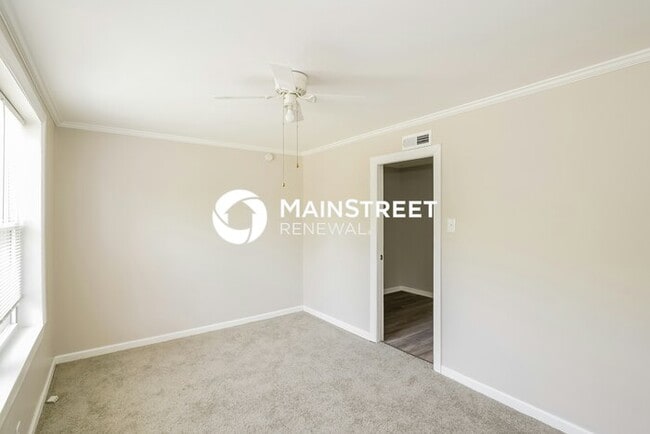 Photo - 4 Bedroom Pet-Friendly Home in NASHVILLE, TN with Main Street Renewal