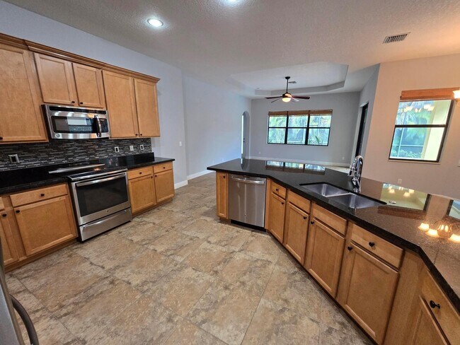 2095 NW Diamond Creek Way
