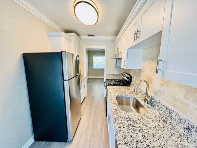 Photo - 3 Bed/2 Bath - Unit 29