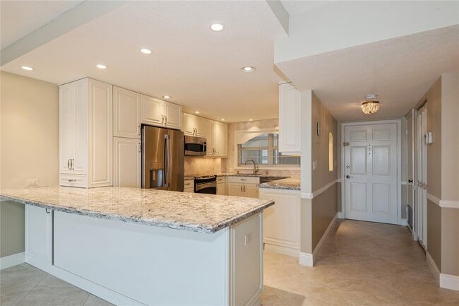 Photo - 5100 Bayview Dr Unit 403