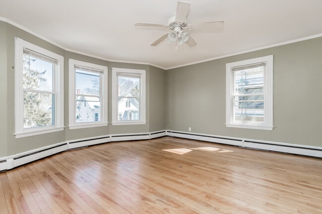 Building Photo - 30 Cutts Ave Unit 3