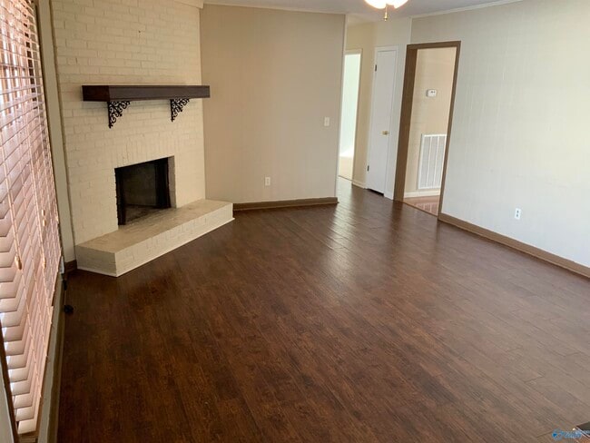 Photo - 2511 Galahad Dr SE