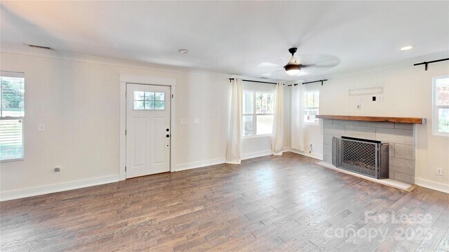 Photo - 1412 N Sharon Amity Rd