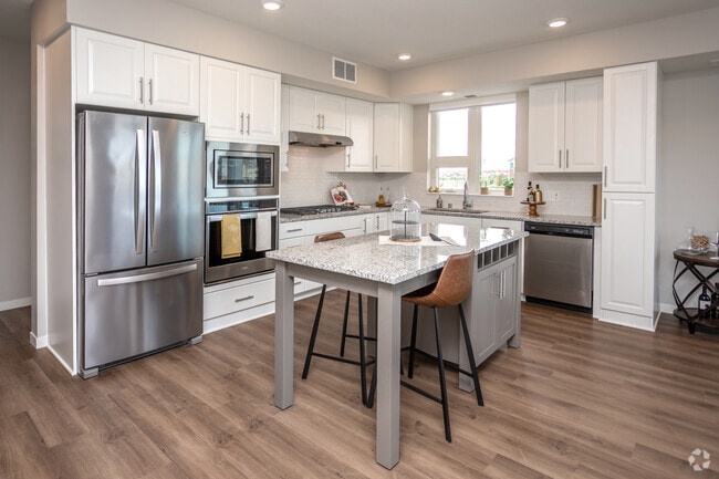 2BR, 2BA, Model, Waterton - 1,278SF