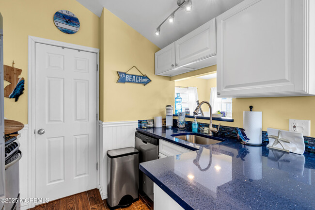 Photo - 112 W Tide Way House