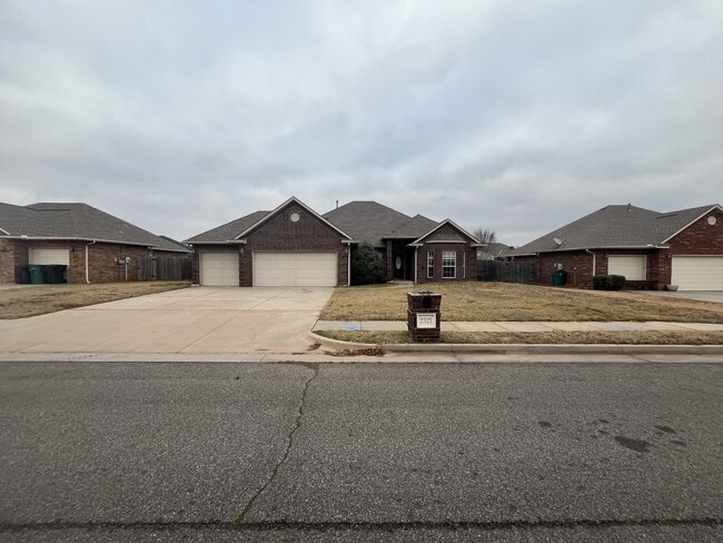 Photo - 2321 SW 94th St