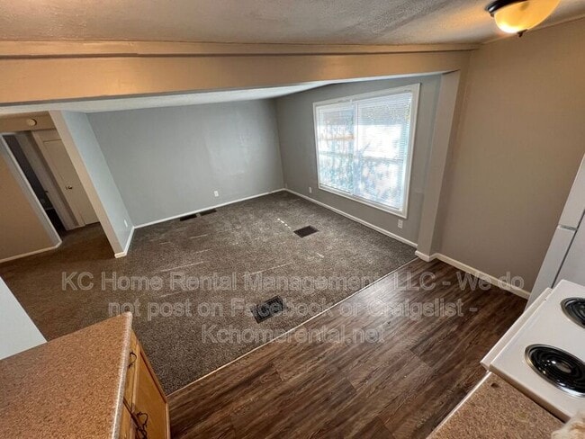 Photo - 10201 E 31st St S