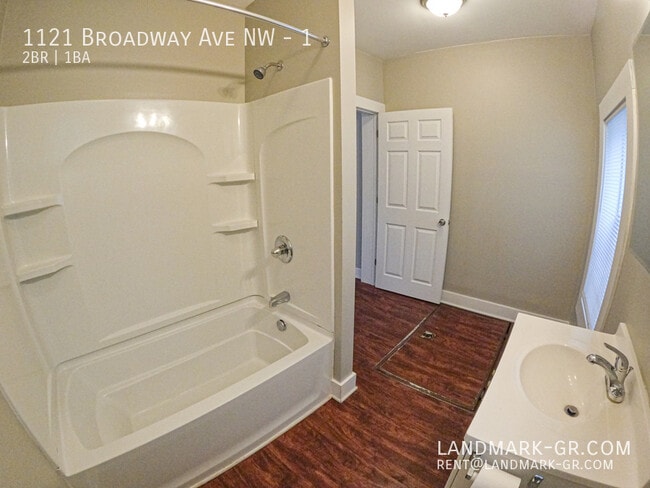 Photo - 1121 Broadway Ave NW Unidad 1