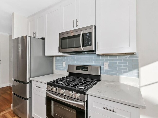 Photo - 50 Follen St Unidad #202