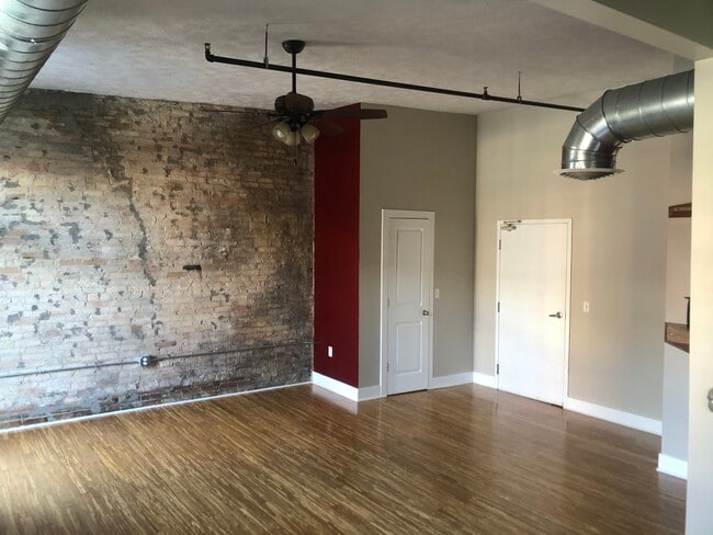 Photo - 56 Monroe Center St NW Unidad 7