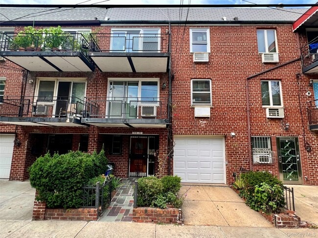 Building Photo - 144-35 38th Ave Unit 3rd Fl Rental