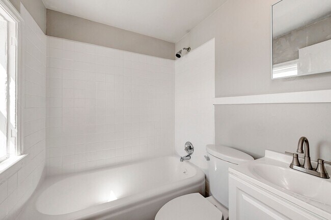 Photo - 2143 Lafayette St Unidad 2143