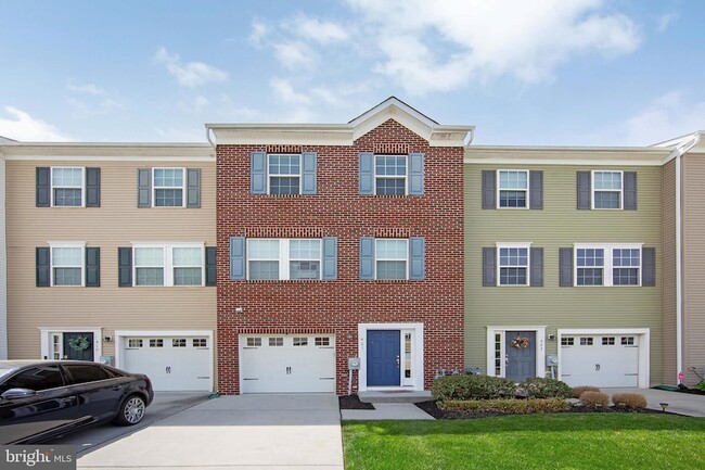Photo - 421 Dogwood Dr Townhome