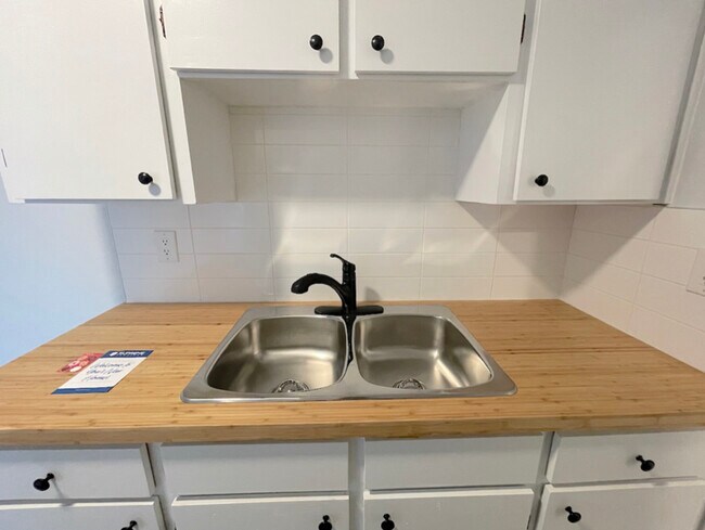 Photo - 471 Tecumseh Rd W Unit 104