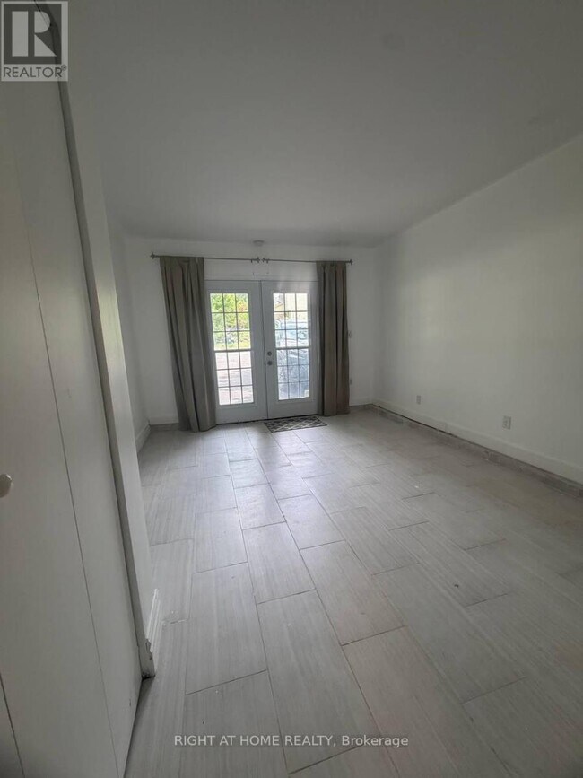 Photo - 278 Waratah Ave