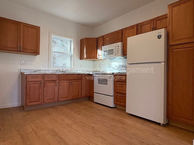 Building Photo - 24 Willis St Unit 1