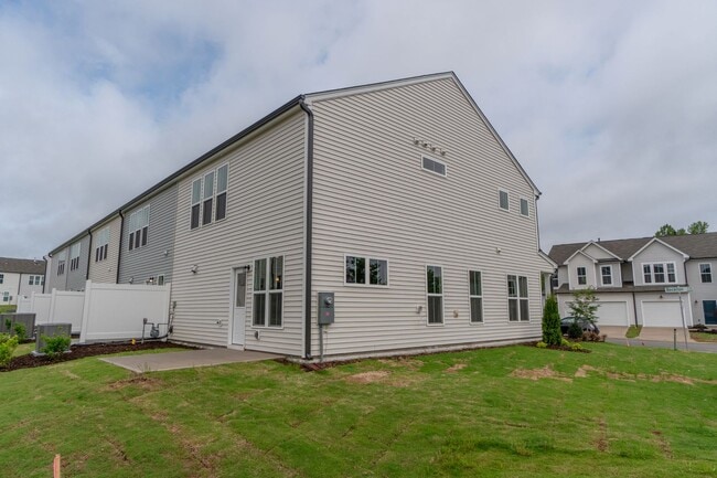 Photo - Comfortable home in a great area!