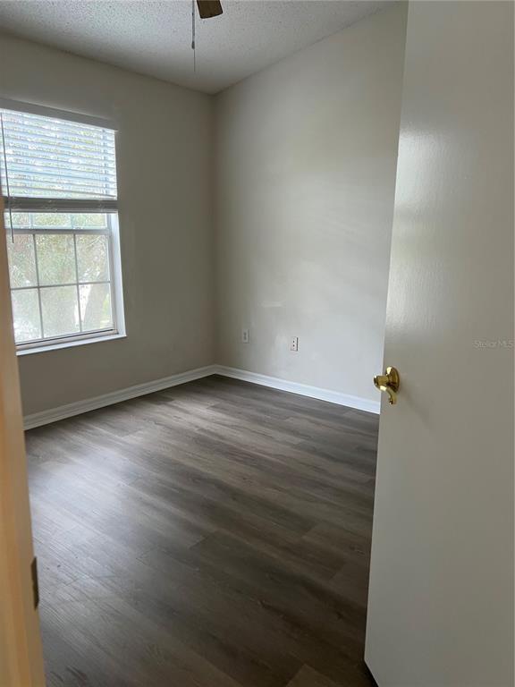 Photo - 1401 Lyonshire Dr