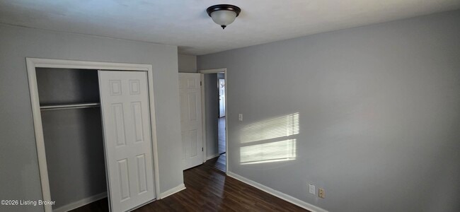 Photo - 2420 Farnsley Rd