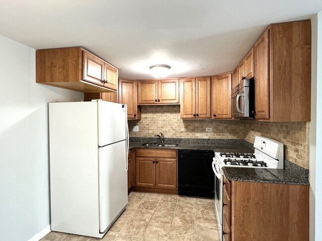 Photo - 102 Tonset Ct