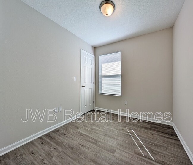 Photo - 3167 Franklin St