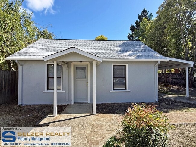 Cute & cozy 1 bd. cottage in a great centr... - Cute & cozy 1 bd. cottage in a great centr...