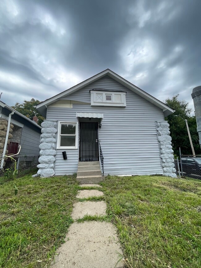 Photo - 1620 E 37th St