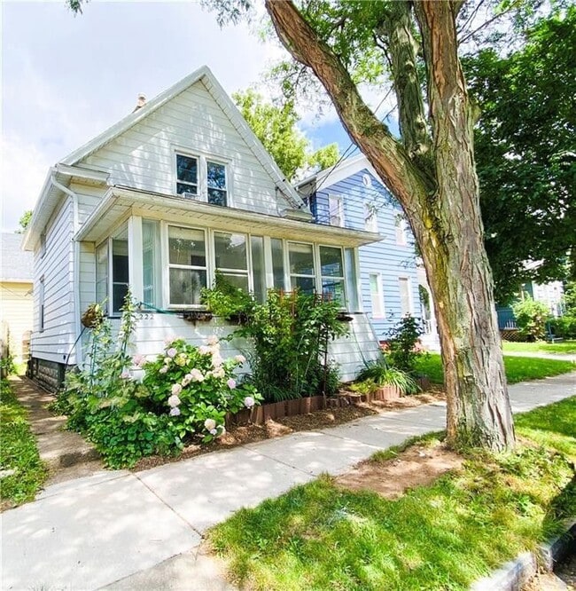 Photo - 222 Sanford St