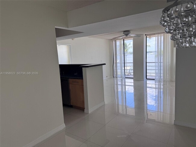 Building Photo - 2821 N Miami Beach Blvd Unit 3L