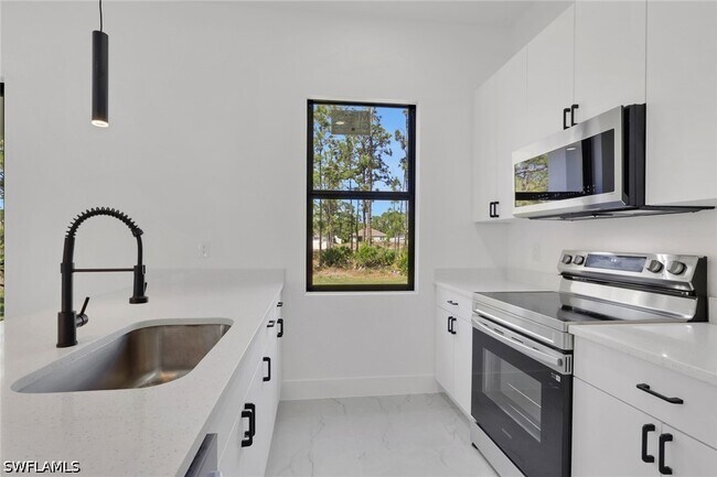 Photo - 3315 Sunshine Blvd N
