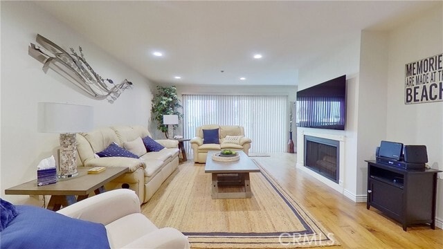 Photo - 230 S Catalina Ave Unidad 107