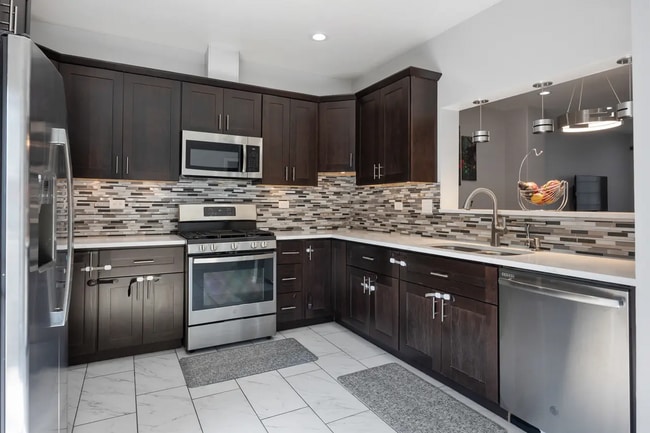 Photo - 9411 Harrison St