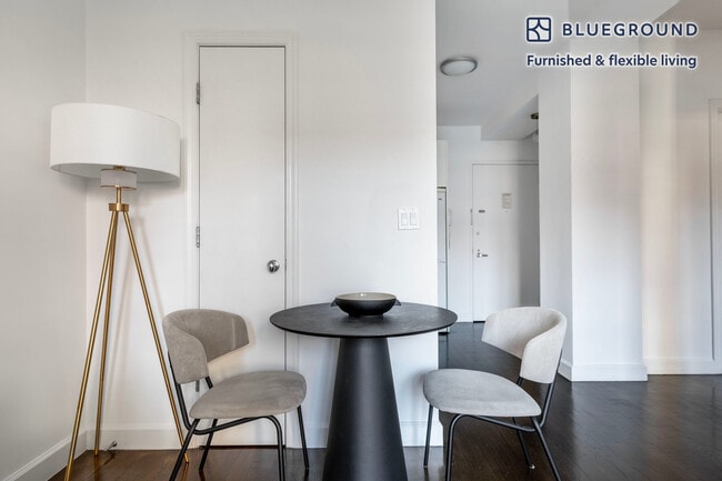 Photo - 212 W 91st St Unidad FL5-ID1234