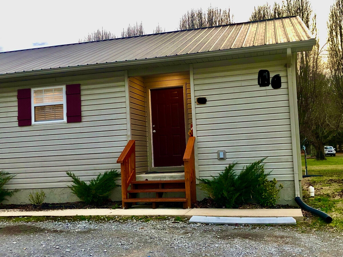 Exterior - 25 Carol Ln Unit 3