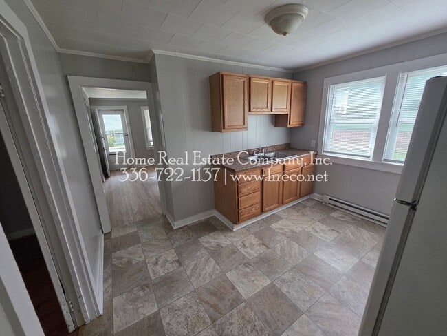 Photo - 325 W Twenty-Third St