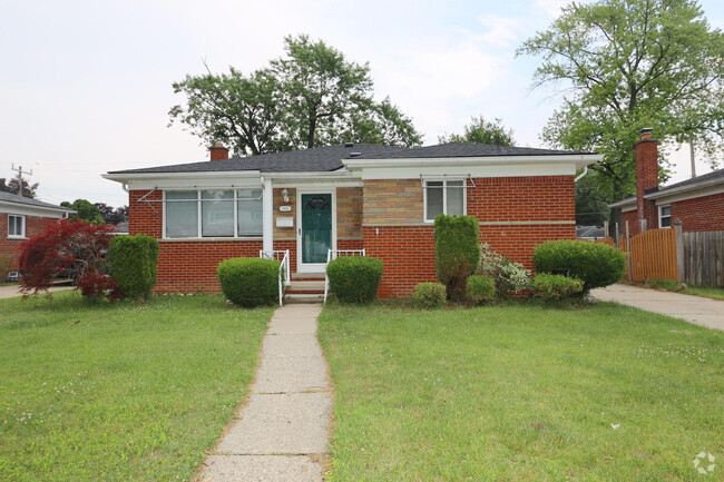 Building Photo - 8424 Berwyn St Rental