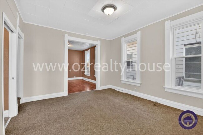 Photo - 837 Lorain St