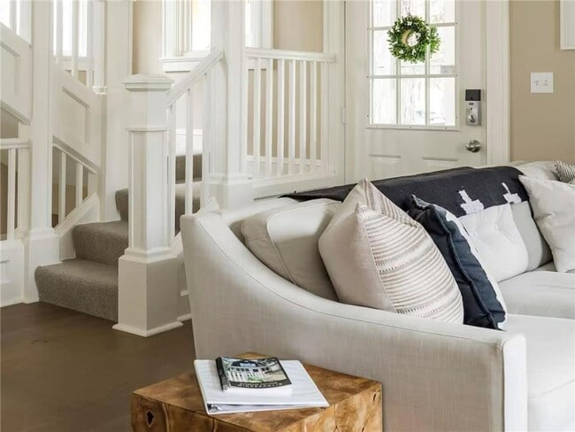 Photo - 4050 Upton Ave S