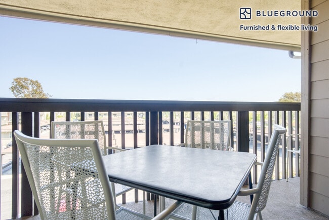 Photo - 900 E Hillsdale Blvd Unidad FL3-ID585