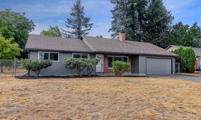 Lake Shore 3 Bedroom- Single Level! - Lake Shore 3 Bedroom- Single Level!