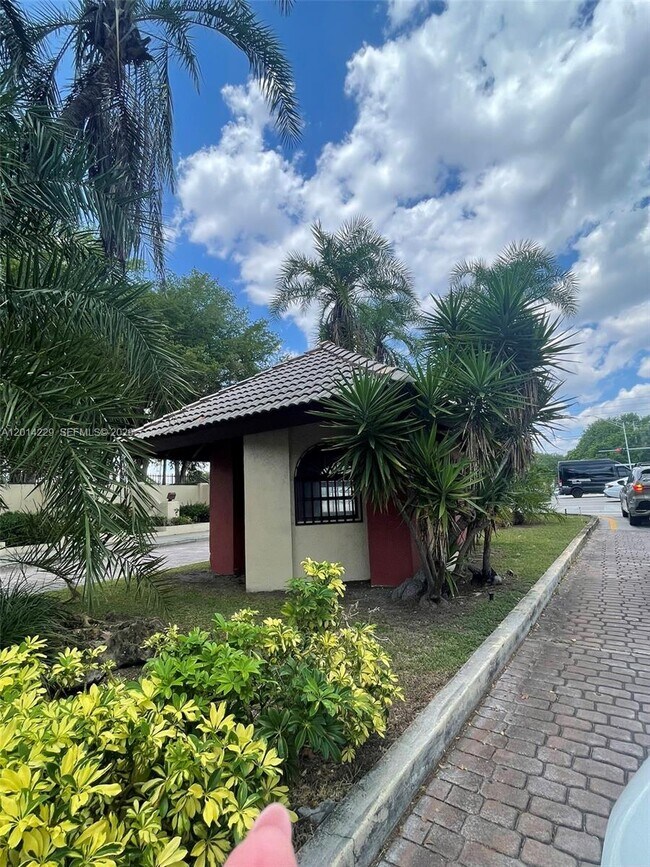 Photo - 8820 SW 123rd Ct Unit L-203