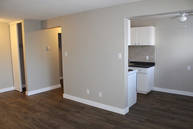 Photo - McCam 4 Apartments