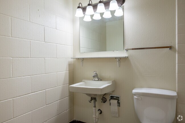 Studio - 400SF Bathroom