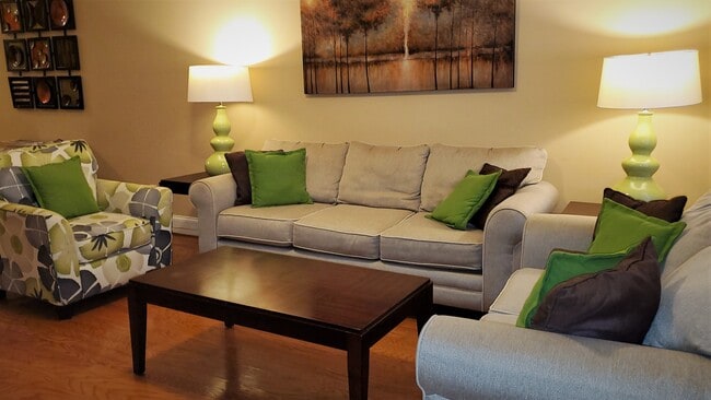 Building Photo - 433 Montgomery St Unit b