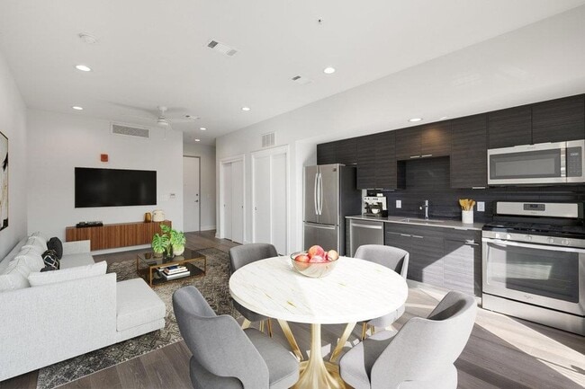 Photo - 1800 E 4th St Unit 327